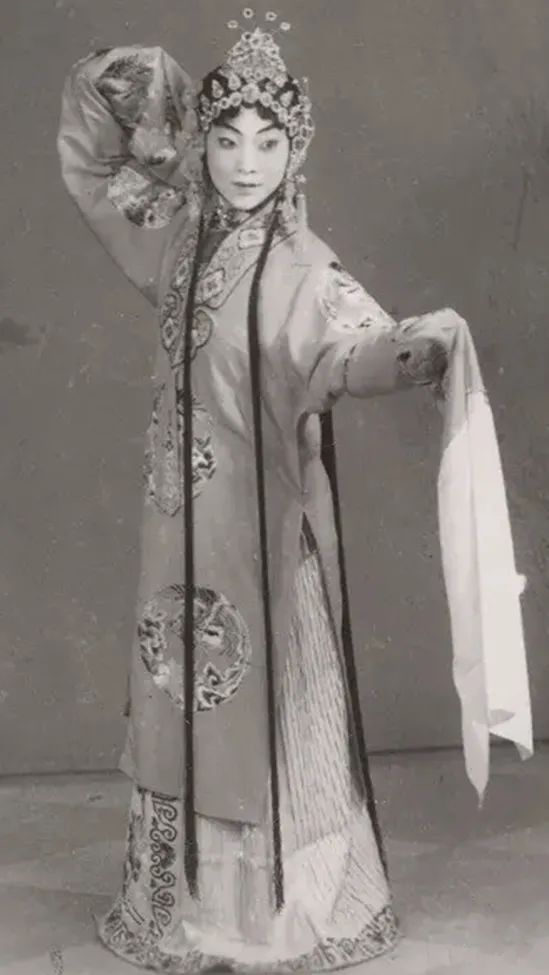 戏曲名家查俊卿谈自己戏曲人生 艺考资讯 第3张-郑州艺术学校-郑州美术高中-河南省艺术类学校-郑州音乐艺术中专-郑州艺术高中 戏曲名家查俊卿谈自己戏曲人生 (http://www.hnyixiao.com/) 艺考资讯 第3张